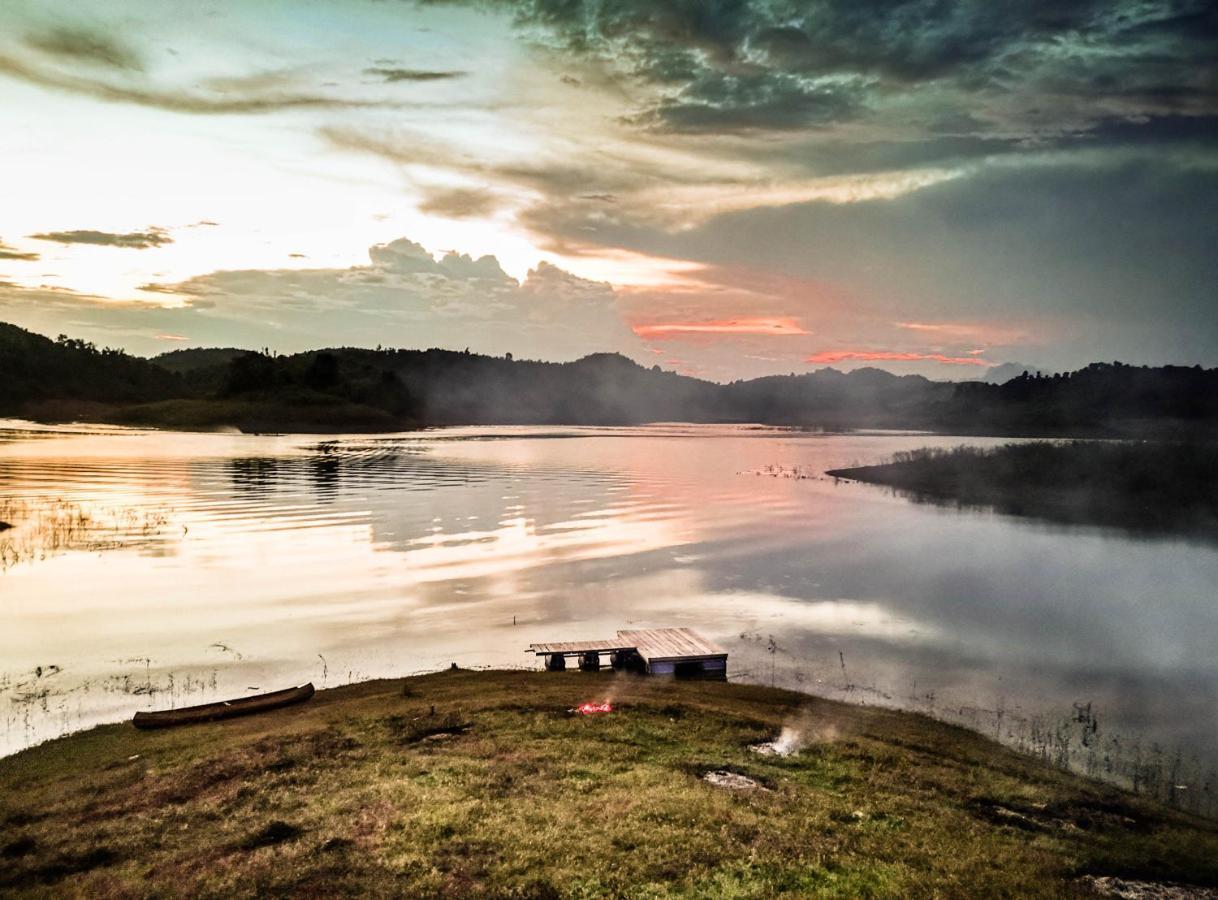 Sunset Nam Ngum Resort Ванг-В'єнг Екстер'єр фото