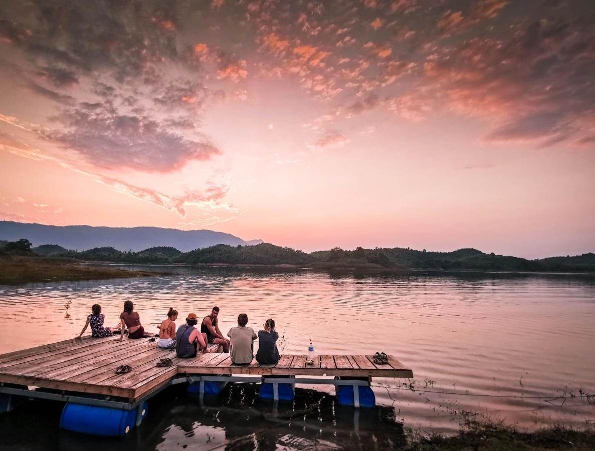 Sunset Nam Ngum Resort Ванг-В'єнг Екстер'єр фото