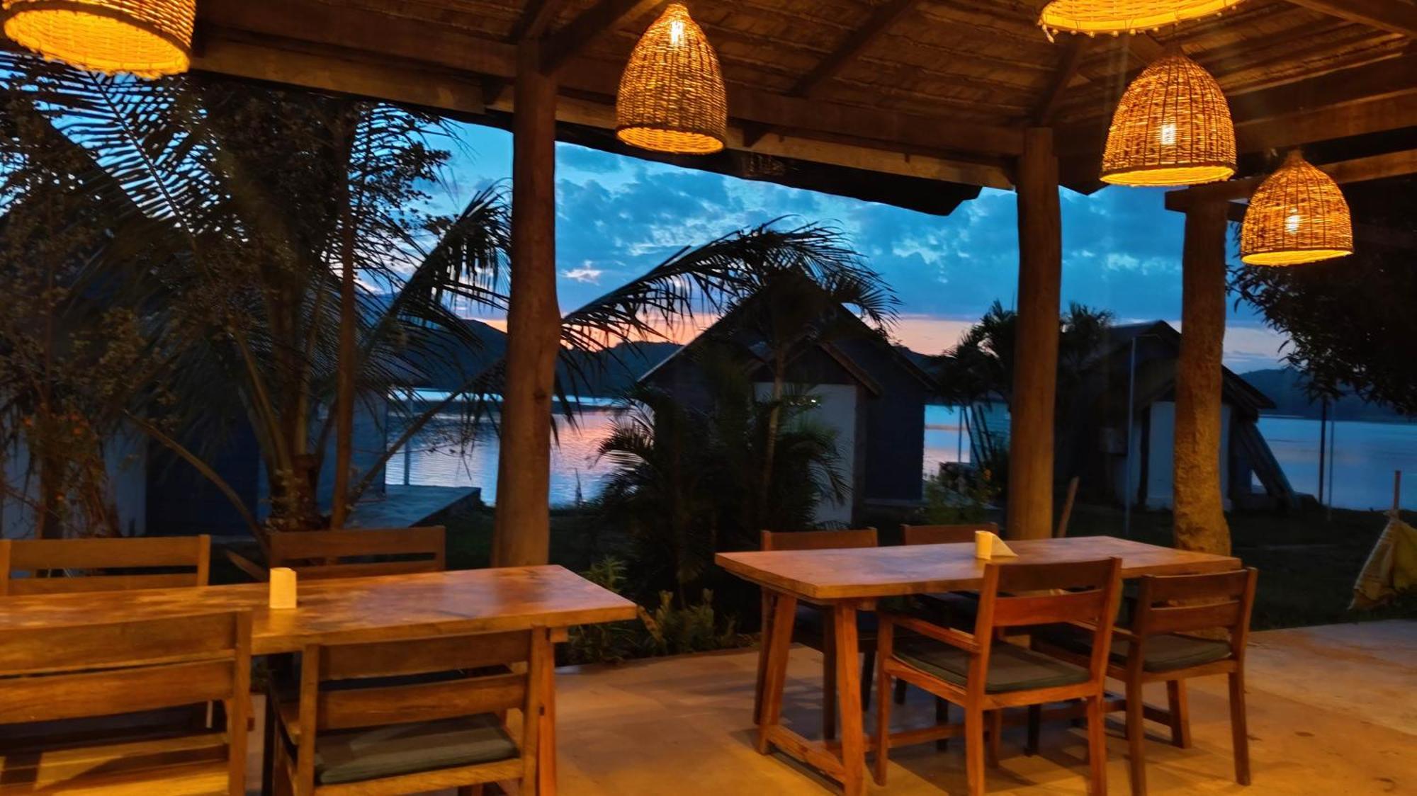 Sunset Nam Ngum Resort Ванг-В'єнг Екстер'єр фото