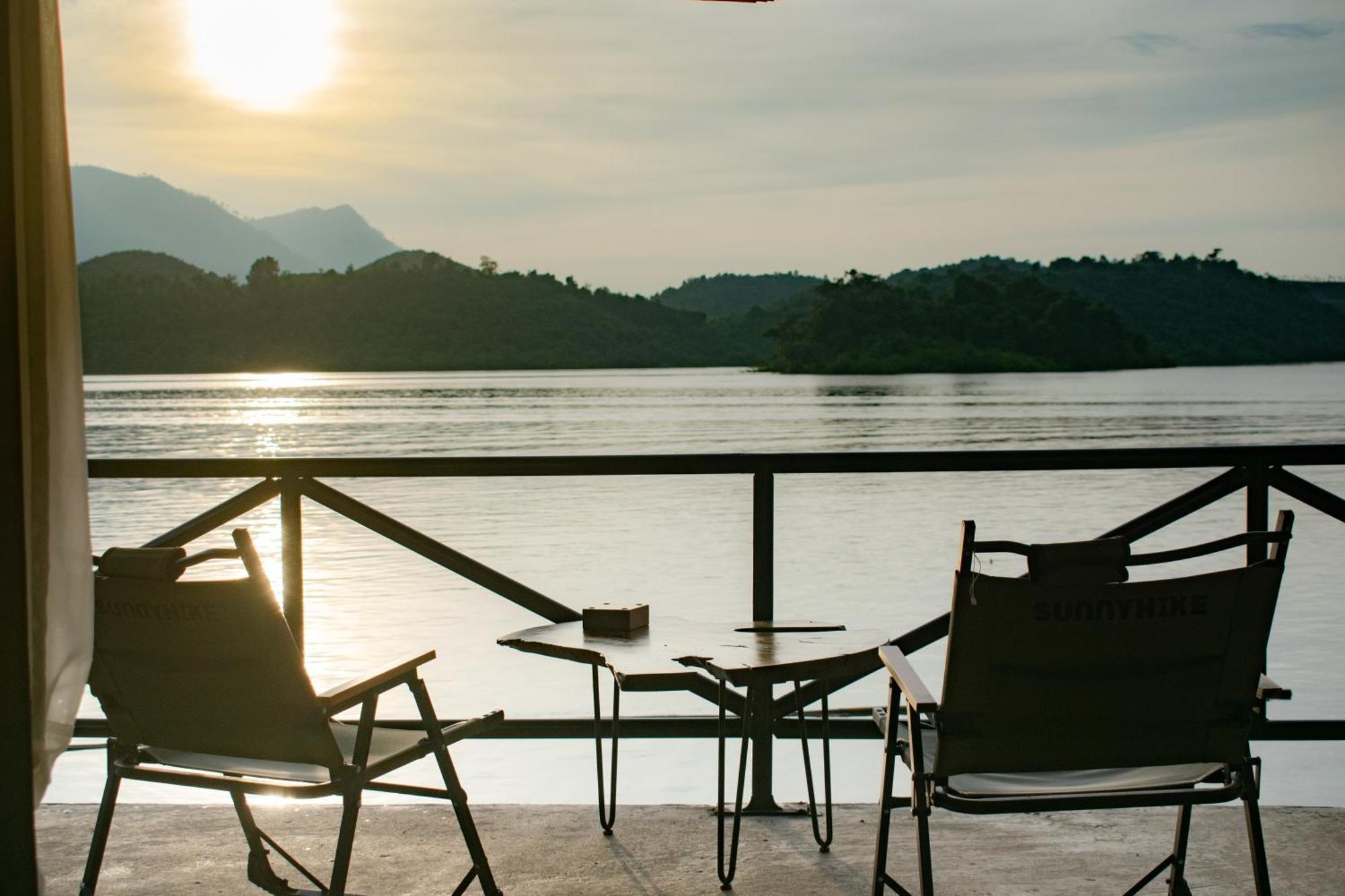 Sunset Nam Ngum Resort Ванг-В'єнг Екстер'єр фото